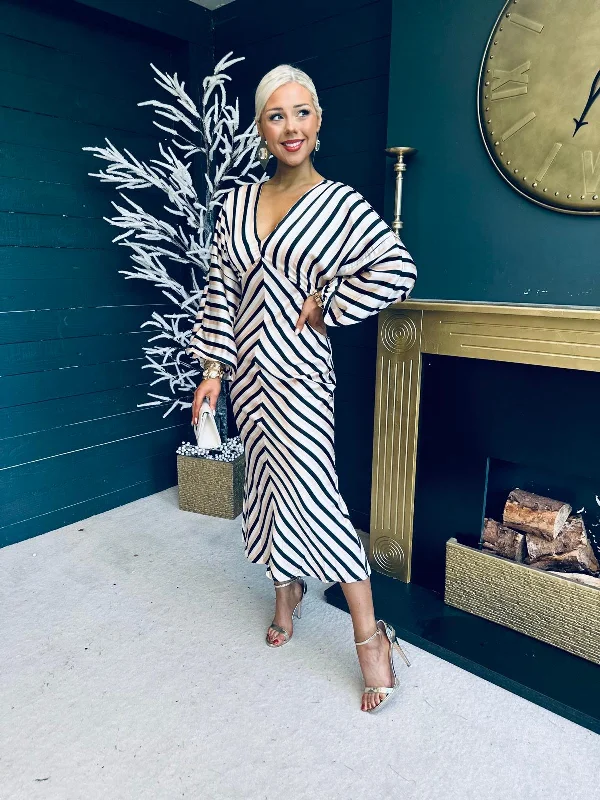 Midi dresses with tassel accents for a bohemian and free - spirited style Landan V Neck Long Sleeves Maxi Dress In Stripe Midi dresses with tassel accents for a bohemian and free - spirited style Landan V Neck Long Sleeves Maxi Dress In Stripe