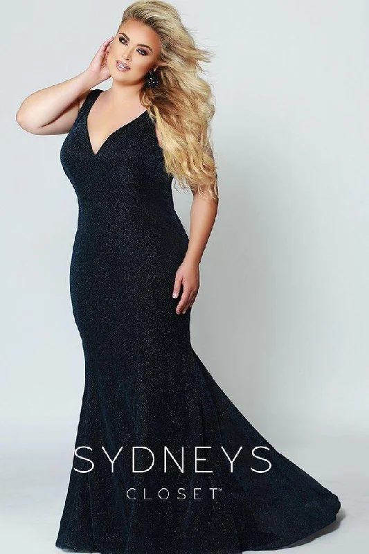 Maternity dress for a baby's first visit to the children's garden Sydneys Closet Long Shimmery Sleeveless Prom Plus Size Dress Maternity dress for a baby's first visit to the children's garden Sydneys Closet Long Shimmery Sleeveless Prom Plus Size Dress