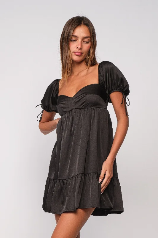 Mini dresses with geometric prints for a modern aesthetic Addison Black Puff-Sleeve Mini Dress Mini dresses with geometric prints for a modern aesthetic Addison Black Puff-Sleeve Mini Dress