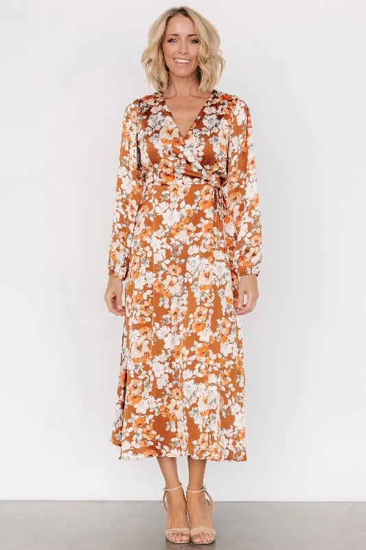 Midi dresses with gathered skirts for a full and flowing silhouette Clarissa Faux Wrap Midi Dress | Copper + Ivory Midi dresses with gathered skirts for a full and flowing silhouette Clarissa Faux Wrap Midi Dress | Copper + Ivory