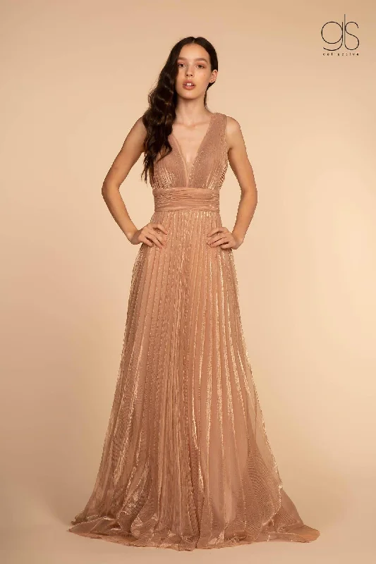 Maternity dress for a baby's first visit to the wildlife sanctuary Long Formal Pleaded Empire Waist Prom Dress Sale Maternity dress for a baby's first visit to the wildlife sanctuary Long Formal Pleaded Empire Waist Prom Dress Sale