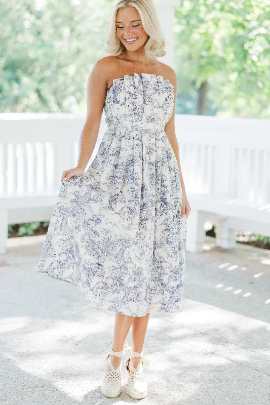 Midi dresses with tiered skirts for a bohemian festival look All About You Blue Toile Midi Dress Midi dresses with tiered skirts for a bohemian festival look All About You Blue Toile Midi Dress