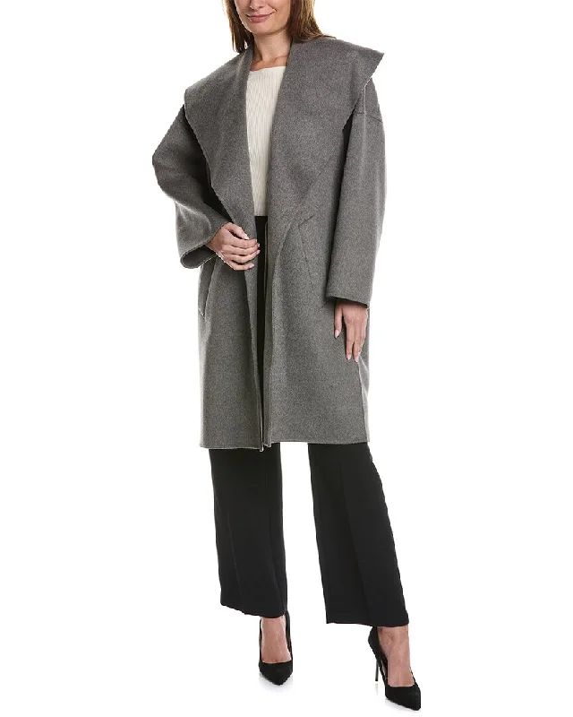 Mid - length women's down coats in a slim fit for a modern and sleek appearanceMichael Kors Collection Shawl Clutch Wool Coat Mid - length women's down coats in a slim fit for a modern and sleek appearanceMichael Kors Collection Shawl Clutch Wool Coat