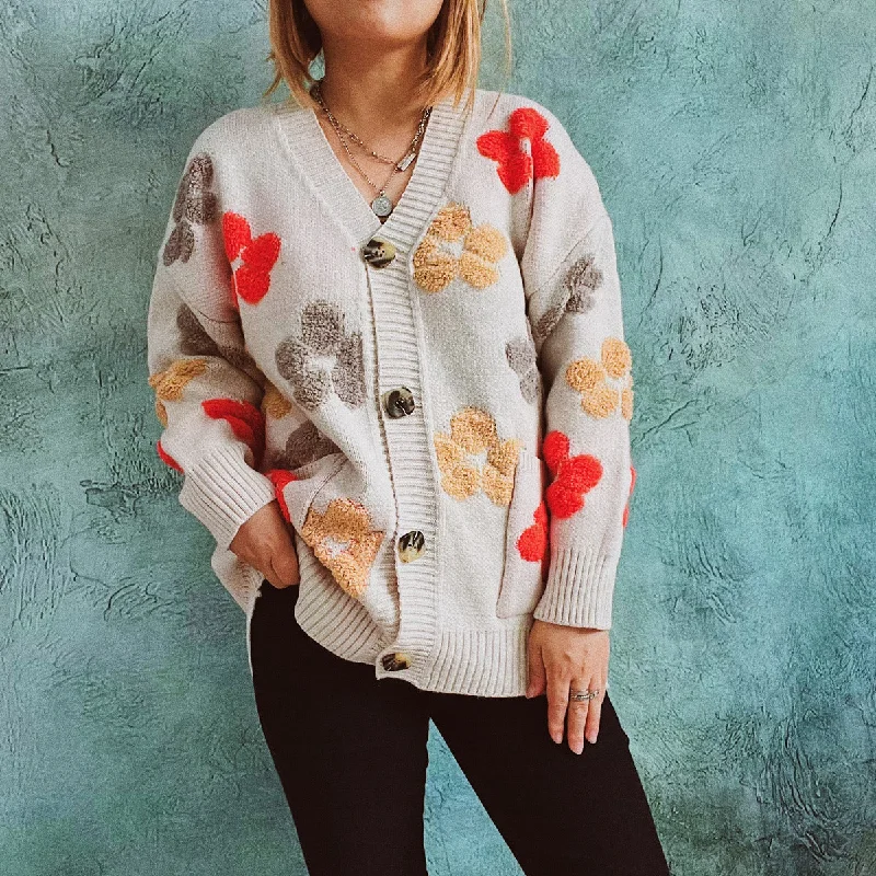 floral print women cardigan for a feminine touchFloral V-Neck Button Up Cardigan with Pockets floral print women cardigan for a feminine touchFloral V-Neck Button Up Cardigan with Pockets