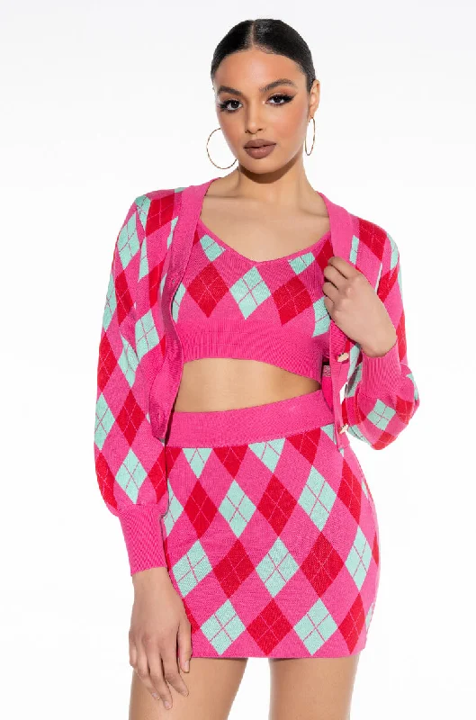 v neck women cardigan to elongate the necklineGET A CLUE KNIT CROP CARDIGAN