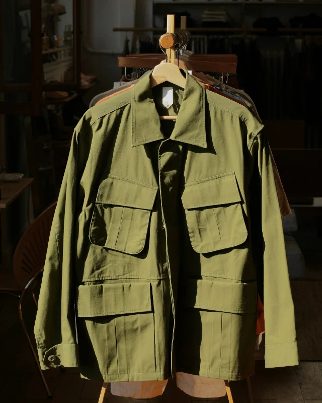 Petite women's wool blend coats with a tailored fit for a flattering silhouette"Over Jacket" in Olive High Density Cotton Drill Petite women's wool blend coats with a tailored fit for a flattering silhouette"Over Jacket" in Olive High Density Cotton Drill