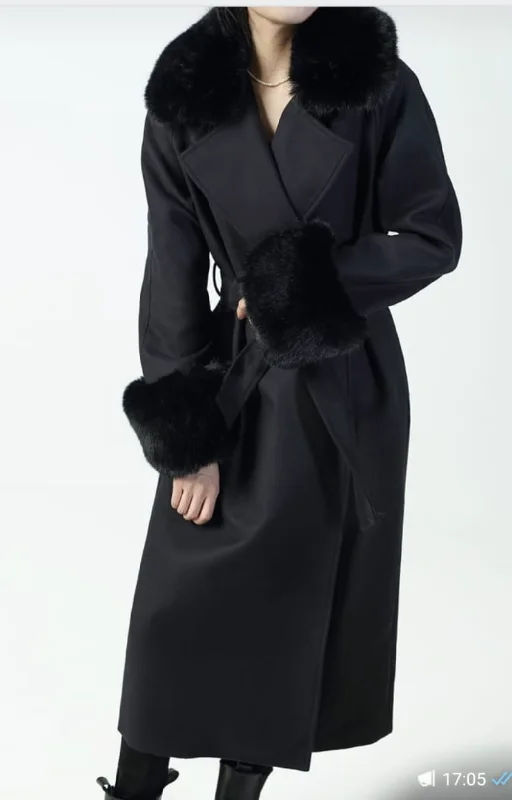 Women's reversible down coats with two - tone designs for versatile stylingSerena black coat Women's reversible down coats with two - tone designs for versatile stylingSerena black coat