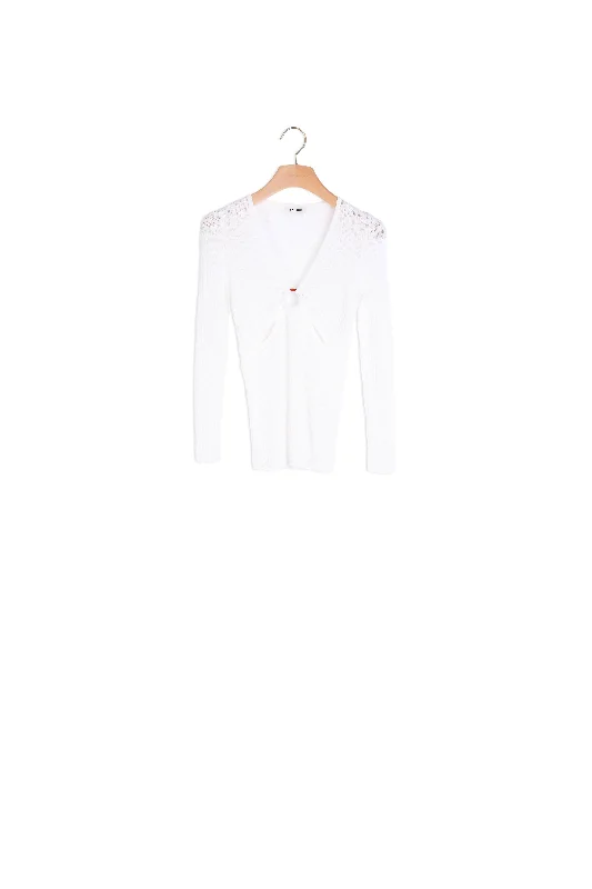 v neck women cardigan to elongate the necklinePull en maille pointelle détail anneaux v neck women cardigan to elongate the necklinePull en maille pointelle détail anneaux