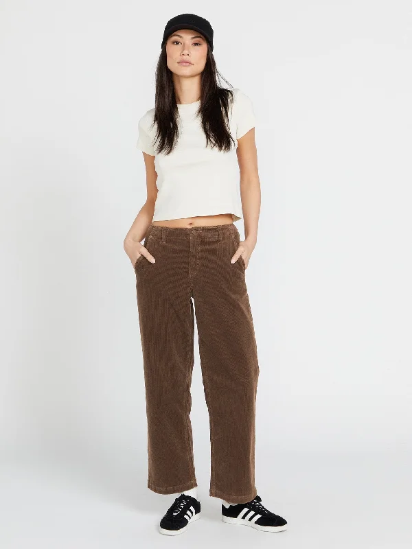 Women's quilted puffer jackets in a cropped silhouette for a modern twist1991 Stoned Low Rise Corduroy Pants - Chocolate Women's quilted puffer jackets in a cropped silhouette for a modern twist1991 Stoned Low Rise Corduroy Pants - Chocolate