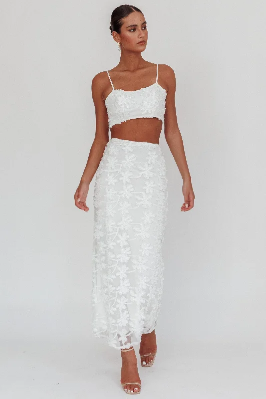 Little Black Women Dress with Sequins for a Glamorous Night OutCasi Palm Tree Embroidered Maxi Skirt White Little Black Women Dress with Sequins for a Glamorous Night OutCasi Palm Tree Embroidered Maxi Skirt White