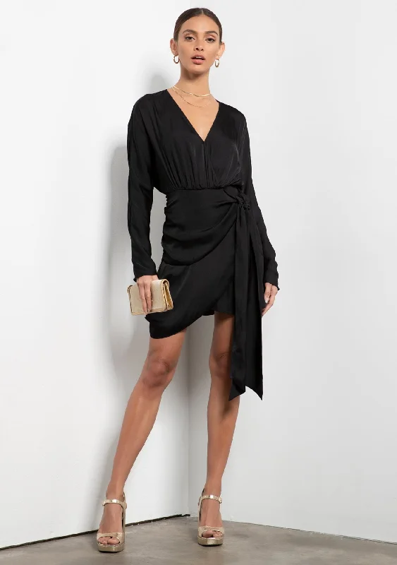 Mini Women Dress with a Short Hem for a Young and Trendy StyleIsono Dress