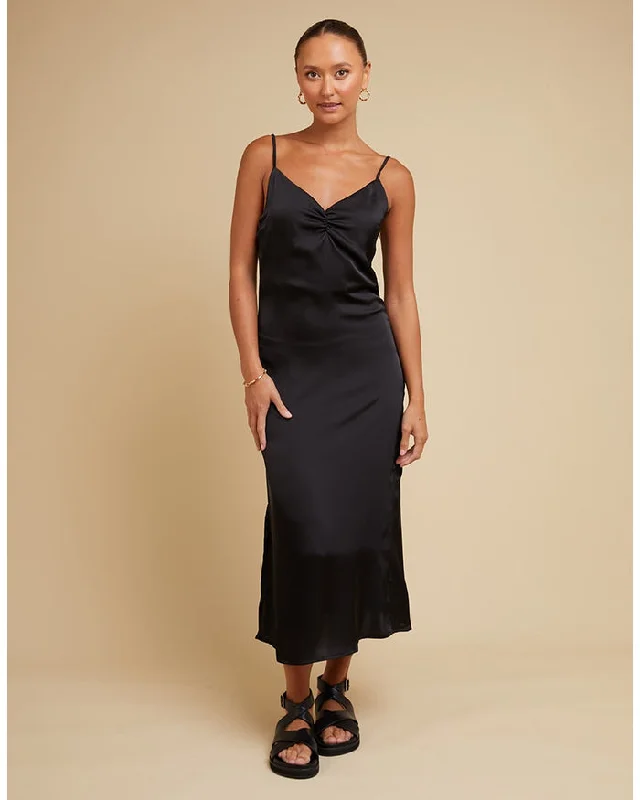 Plus Size Women Dress with a Flattering A - Line Cut for Comfort and StyleSilent Theory Watson Midi Dress Black Plus Size Women Dress with a Flattering A - Line Cut for Comfort and StyleSilent Theory Watson Midi Dress Black