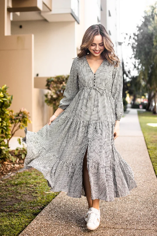 Ball Gown Women Dress with a Full Skirt for a Princess - like LookSilver Wishes Selma Gingham Long Sleeve Midi Dress Ball Gown Women Dress with a Full Skirt for a Princess - like LookSilver Wishes Selma Gingham Long Sleeve Midi Dress