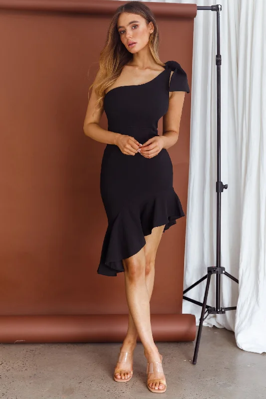 Strapless Women Dress with a Built - in Bra for Comfort and SupportTiffany One-Shoulder Bow Dress Black Strapless Women Dress with a Built - in Bra for Comfort and SupportTiffany One-Shoulder Bow Dress Black