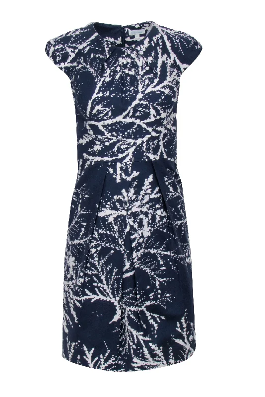 Sheath Women Dress with a Tailored Fit for a Professional Look Sheath Women Dress with a Tailored Fit for a Professional Look Shoshanna - Navy & White Print Cap Sleeve Sheath Dress Sz 4 Sheath Women Dress with a Tailored Fit for a Professional Look Sheath Women Dress with a Tailored Fit for a Professional Look Shoshanna - Navy & White Print Cap Sleeve Sheath Dress Sz 4