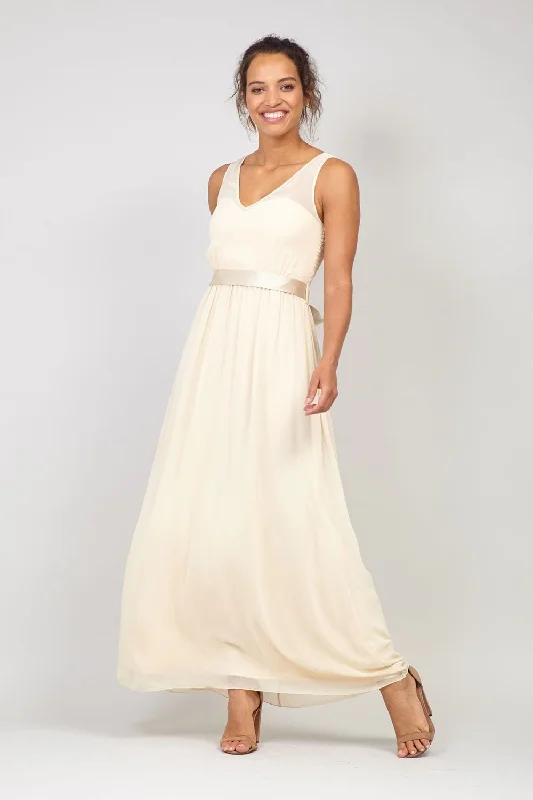 Maxi dresses with beaded embellishments for a fancy and luxurious eventA-Line Sweetheart Bridesmaid Dress Maxi dresses with beaded embellishments for a fancy and luxurious eventA-Line Sweetheart Bridesmaid Dress