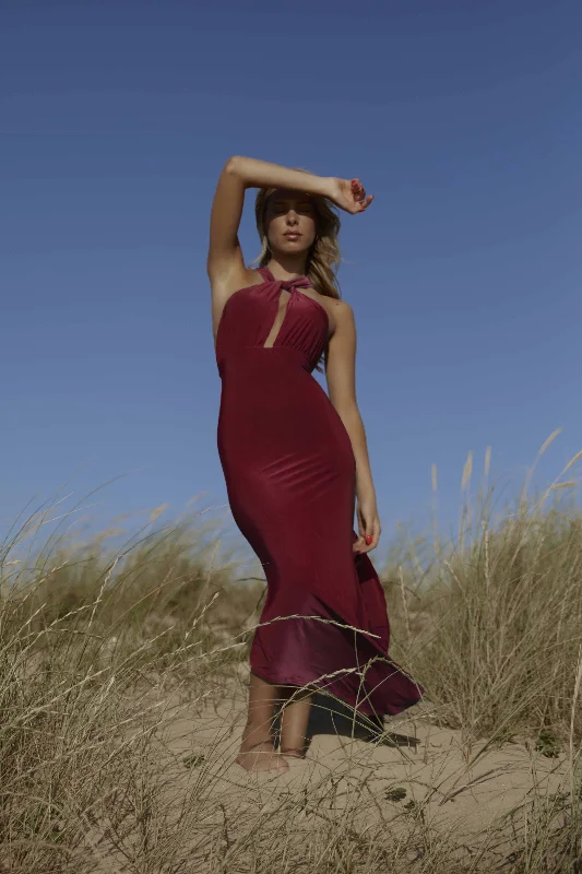 Midi dresses with ruffled sleeves for a more feminine and voluminous lookRed Strap Detail Plunge Front Twist Detail Midi Dress - Skylar Midi dresses with ruffled sleeves for a more feminine and voluminous lookRed Strap Detail Plunge Front Twist Detail Midi Dress - Skylar