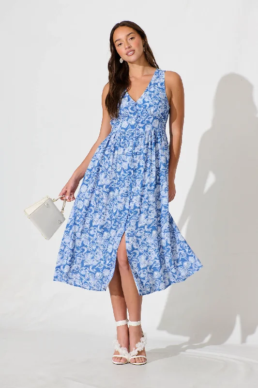 Midi dresses with lace - up fronts for a unique and adjustable styleRyland Midi Dress in Blue Paisley Print Midi dresses with lace - up fronts for a unique and adjustable styleRyland Midi Dress in Blue Paisley Print
