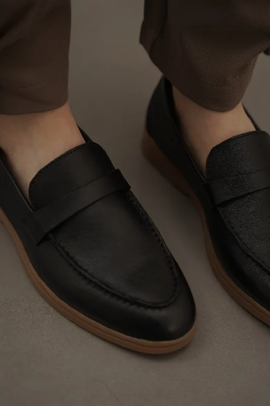 CLASSIC LEATHER LOAFERS