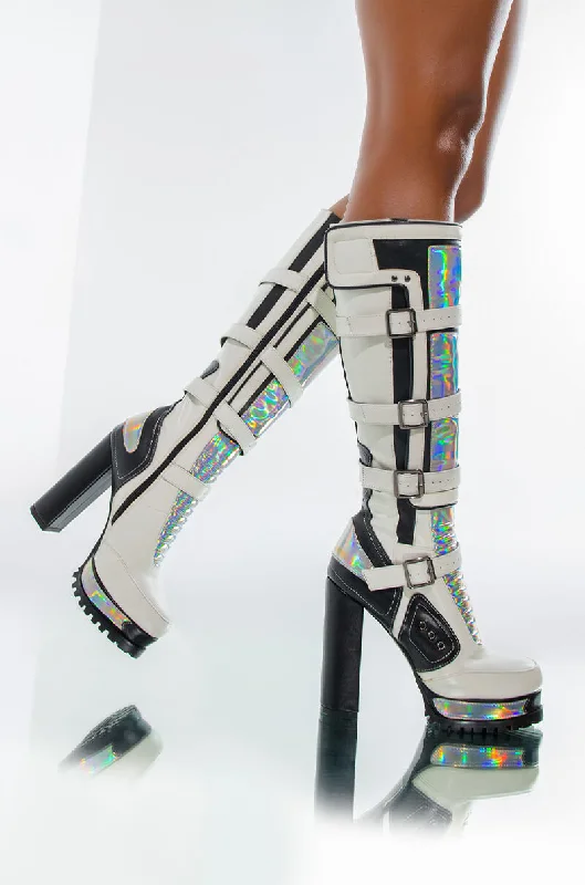 AZALEA WANG STARGAZER CHUNKY BOOT IN WHITE