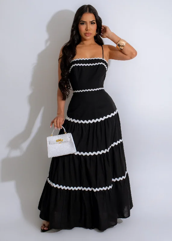 Maxi dresses with a gathered skirt for a voluminous and dramatic effectAttitude Maxi Dress Black Maxi dresses with a gathered skirt for a voluminous and dramatic effectAttitude Maxi Dress Black