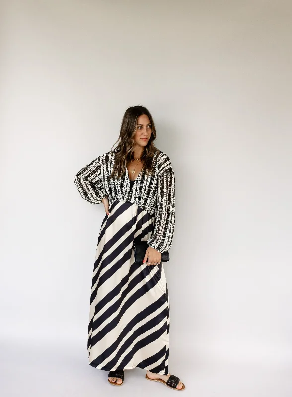 Maxi dresses with off - the - shoulder styles for a romantic and breezy lookElise Dress - Final Sale Maxi dresses with off - the - shoulder styles for a romantic and breezy lookElise Dress - Final Sale
