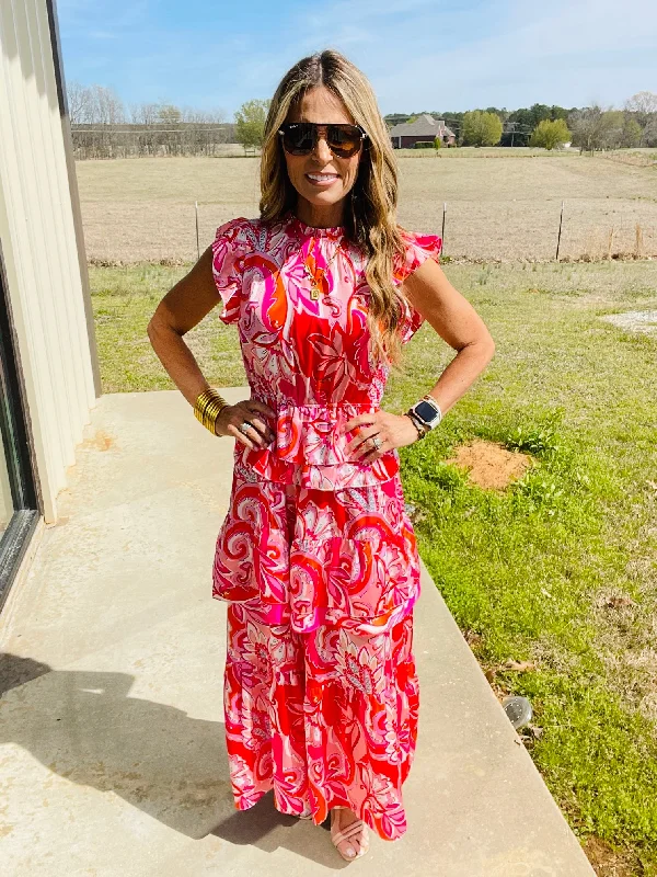 Maxi dresses with bow accents at the waist for a sweet appearanceEVERY MINUTE DRESS
