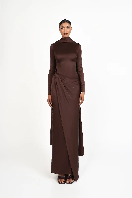 Maxi dresses with a halter neck for a stylish and sophisticated choiceKHODA DRESS