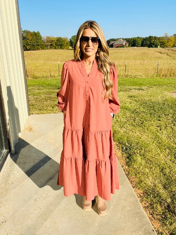 Maxi dresses with a pleated skirt for a timeless and elegant appearanceTELL YOUR STORY DRESS--FLASH SALE Maxi dresses with a pleated skirt for a timeless and elegant appearanceTELL YOUR STORY DRESS--FLASH SALE