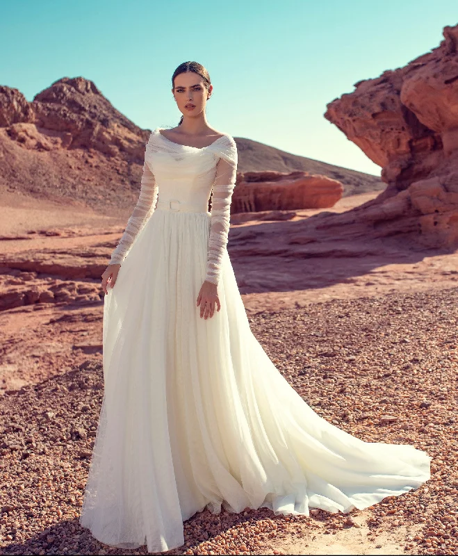 Wedding dresses with a sweetheart - neck and a corseted backA-Line Long Sleeve Elegant Wedding Dress Wedding dresses with a sweetheart - neck and a corseted backA-Line Long Sleeve Elegant Wedding Dress
