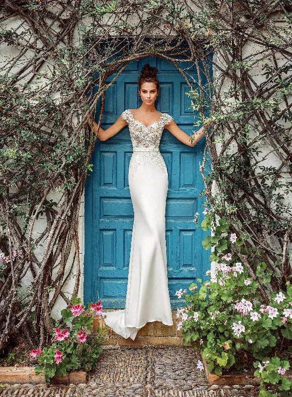 Appliqued wedding dresses with 3D floral designs​Cape Sleeve Mermaid Wedding Dress