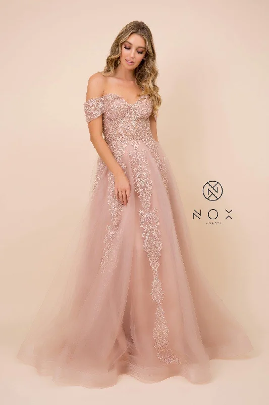 Bodycon dress with a mesh insert for a stylish edgeEmbroidered Long Prom Dress Evening Gown Bodycon dress with a mesh insert for a stylish edgeEmbroidered Long Prom Dress Evening Gown