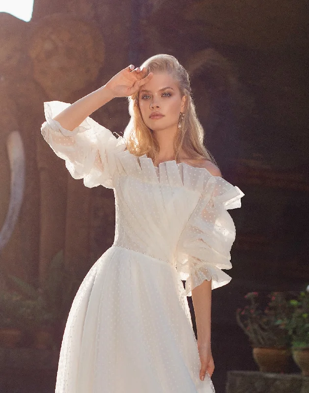 High - low hem wedding dresses for a trendy twistPolka Dot Off-shoulder Ball Gown Wedding Dress High - low hem wedding dresses for a trendy twistPolka Dot Off-shoulder Ball Gown Wedding Dress