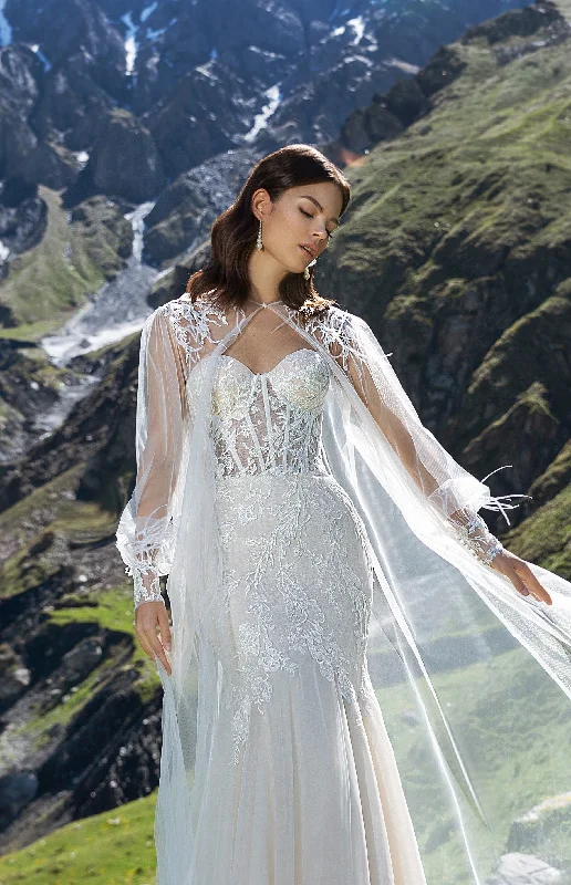 Sequined wedding dresses for a glamorous lookStrapless Sweetheart Mermaid Wedding Dress with Tulle Cape Sequined wedding dresses for a glamorous lookStrapless Sweetheart Mermaid Wedding Dress with Tulle Cape