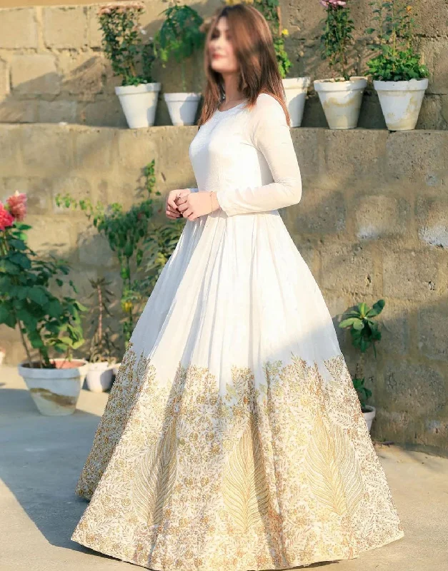 Midi - length party dresses for a modest and fashionable choiceReadymade Embroidered White Chiffon Maxi with Inner (DZ15365) Midi - length party dresses for a modest and fashionable choiceReadymade Embroidered White Chiffon Maxi with Inner (DZ15365)