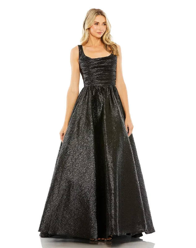 Strapless bodycon dress for a glamorous eveningMac Duggal 68349 Long Metallic Pleated Bodice Ball Gown Strapless bodycon dress for a glamorous eveningMac Duggal 68349 Long Metallic Pleated Bodice Ball Gown