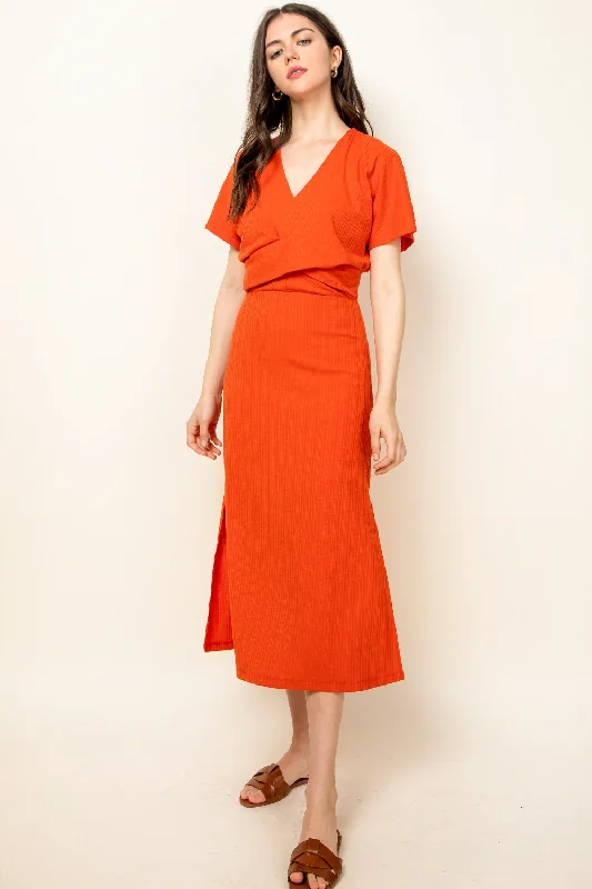 Bodycon dress with a zipper detail​V Neck Slit Knit Midi Dress